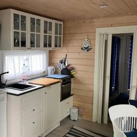 Hausboot Bella Vista Am Mueritznationalpark Festanliegend * Mirow