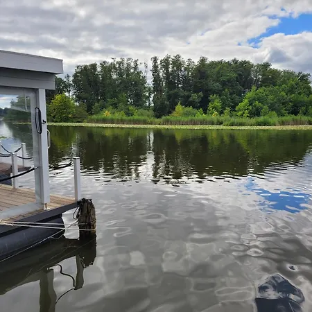 Feriehus Hausboot Bella Vista Am Mueritznationalpark Festanliegend *